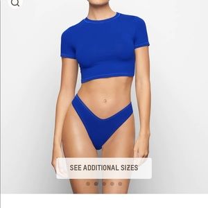 skims cobalt super crop tee xs